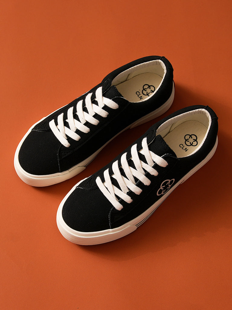 Wade Lace-up Sneakers